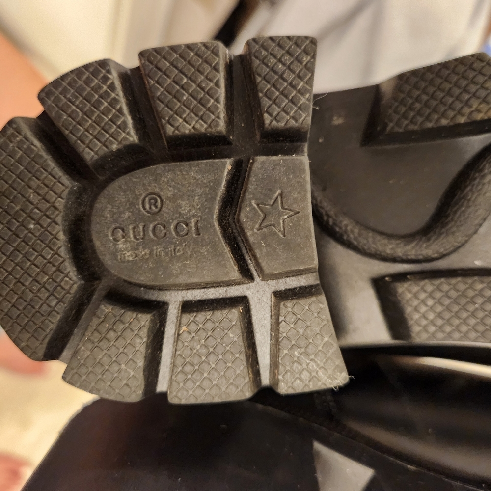 Black gucci boots
